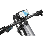 De Bosch Smartphone Grip gemonteerd op een elektrische fiets. Hierop is de navigatiefunctie te zien.