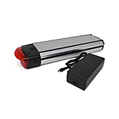 De Gazelle Innergy Goud Compatibel accu met 36V en 13Ah, inclusief gratis lader. Deze oplader is ook te zien op de foto.