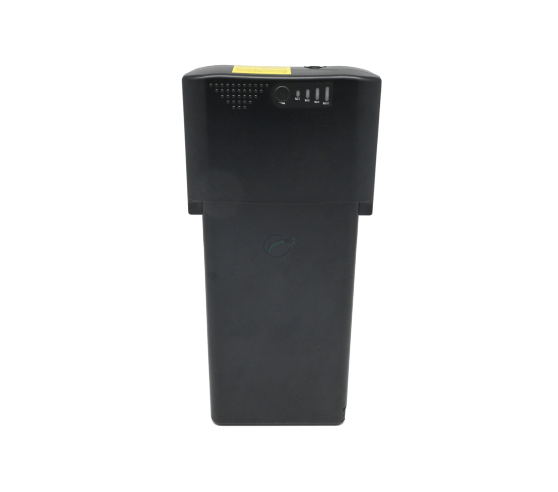Bovenaanzicht van de Ansmann 36V 11.6Ah Compatible fietsaccu. De batterijindicator is duidelijk zichtbaar.