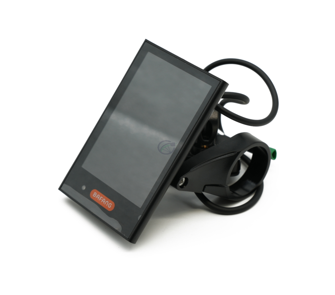 Driekwartaanzicht van de Bafang DP C18 CANBUS waar het display goed te zien is.