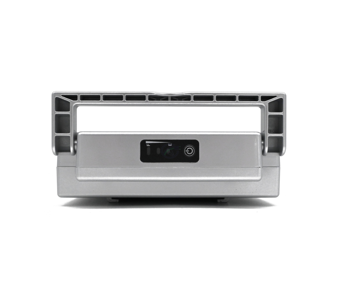 foto van de achterkant van de Sparta E-motion C1/C2/C3 Batavus compatible 13.6Ah fietsaccu (zilver) Incl. lader waar je de hendel uitgeklapt kan zien samen met de batterijpercentage indicator.