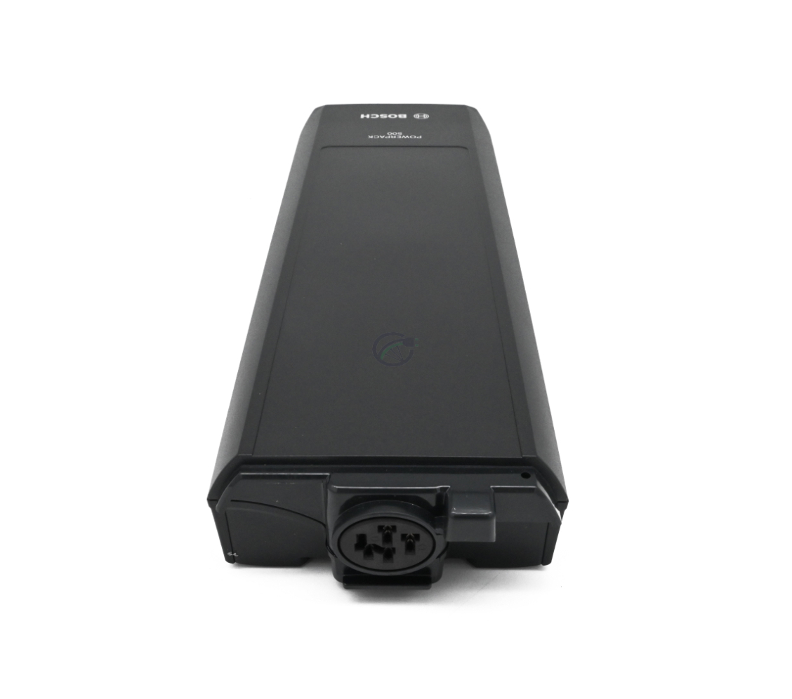 foto van de Bosch PowerPack 500 Active 36V 13.4Ah fietsbatterij waar je de aansluiting waar je de plug-in kan zien.