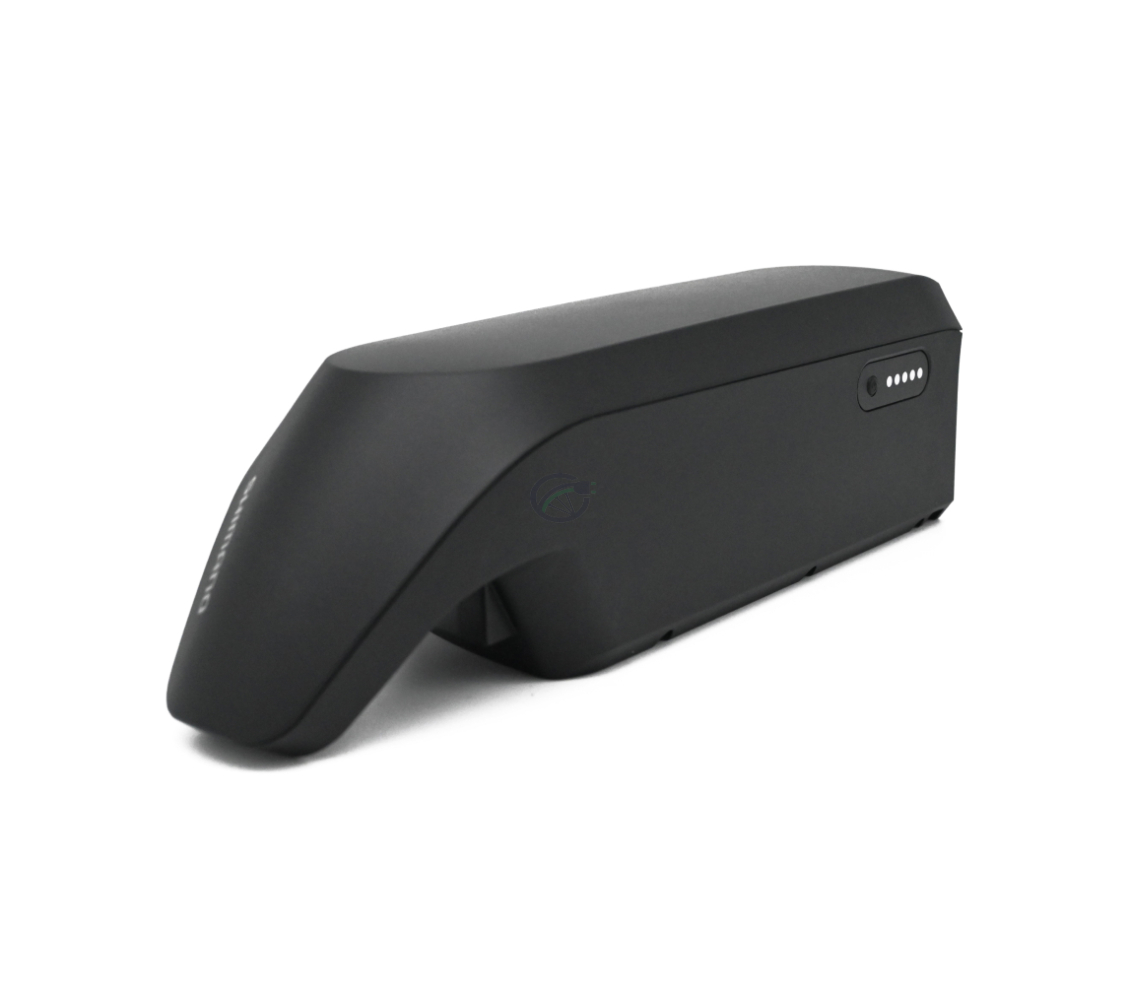 foto van de Shimano BT-E6010 36V 11.6Ah vanaf een zijaanzicht waar je de voorkant kan zien en de batterijpercentage indicator