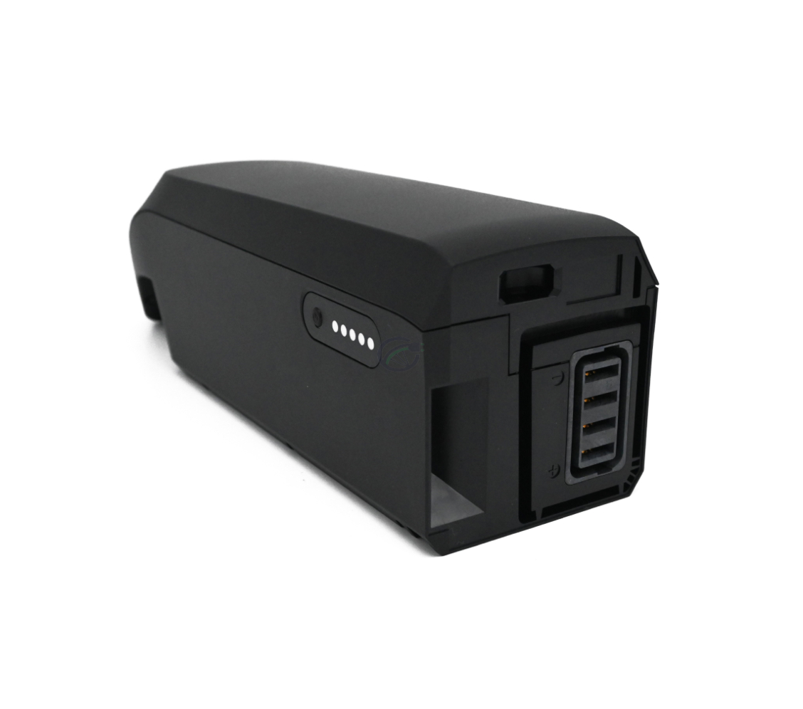 foto van de Shimano BT-E6010 36V 11.6Ah vanaf de achterkant waar je de aansluiting van de accu voor in de fiets ziet en de batterij indicator die aangeeft hoeveel percentage er nog beschikbaar is