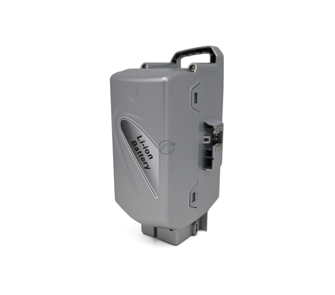 foto van de Flyer Kalkhoff Panasonic Compatibel 26V 13Ah Fietsaccu vanaf de achterkant waar je ''Li-ion Battery'' ziet staan en de achterkant van de hendel zichtbaar is