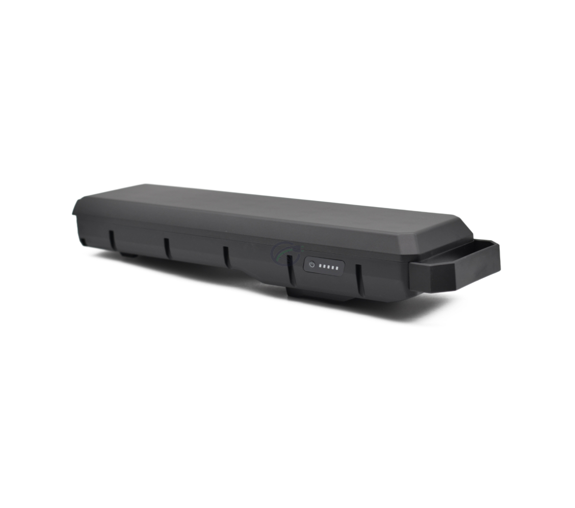 Duidelijke foto van de Bosch Powerpack 540 Performance/Active Bagagedrager E-Bike Vision fietsaccu. De foto is een driekwartaanzicht, de batterijindicator en het handvat zijn goed te zien.
