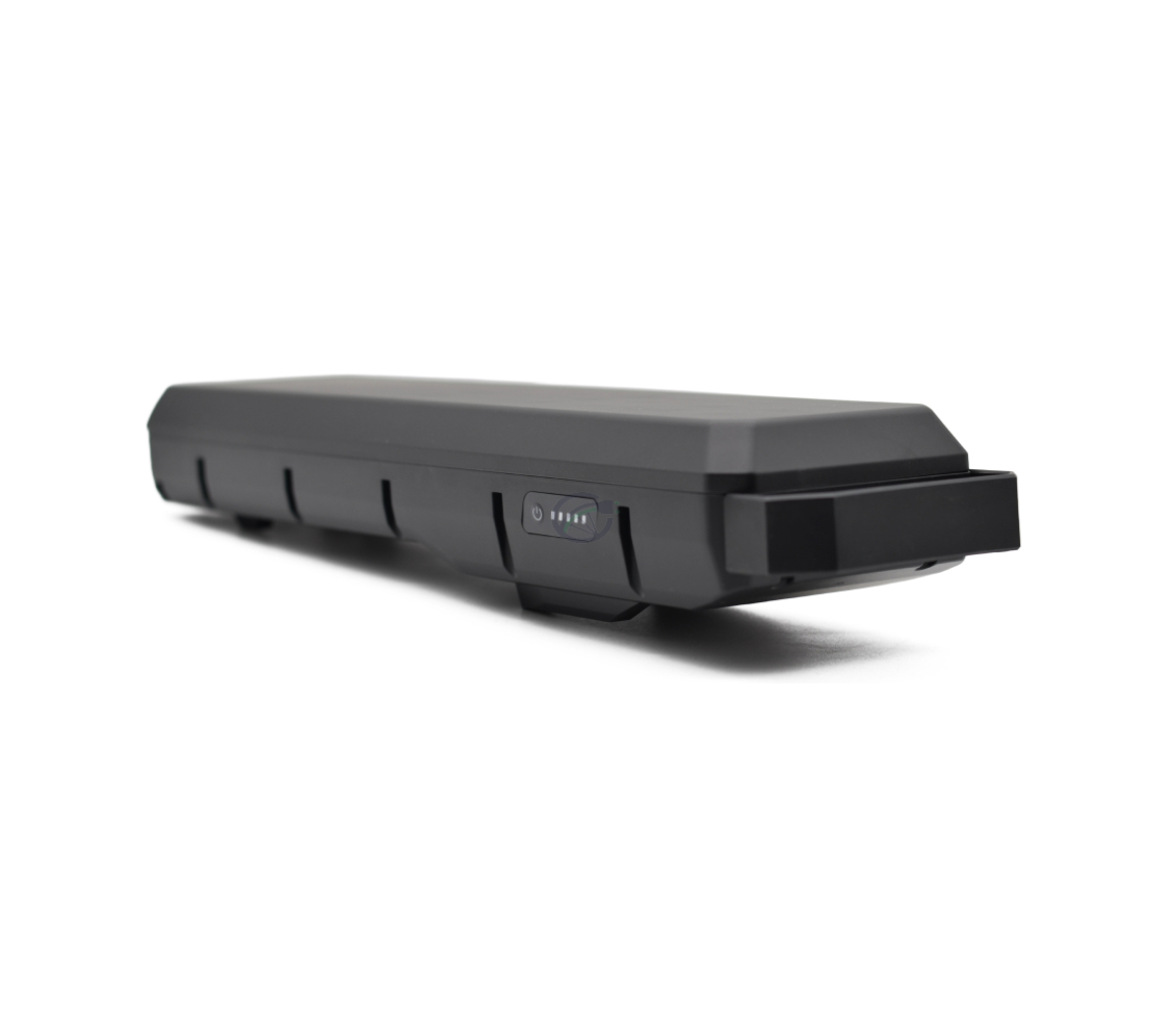 Driekwartaanzicht vanuit een lagere hoek van de Bosch Powerpack 540 Performance/Active Bagagedrager E-Bike Vision fietsaccu.