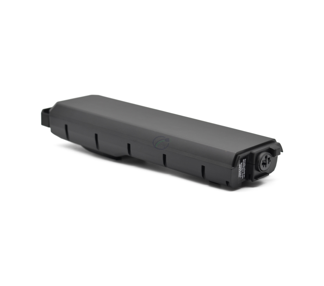 Driekwartaanzicht vanaf de voorkant van de Bosch Powerpack 540 Performance/Active Bagagedrager E-Bike Vision fietsaccu. De fietsaansluiting is zichtbaar.