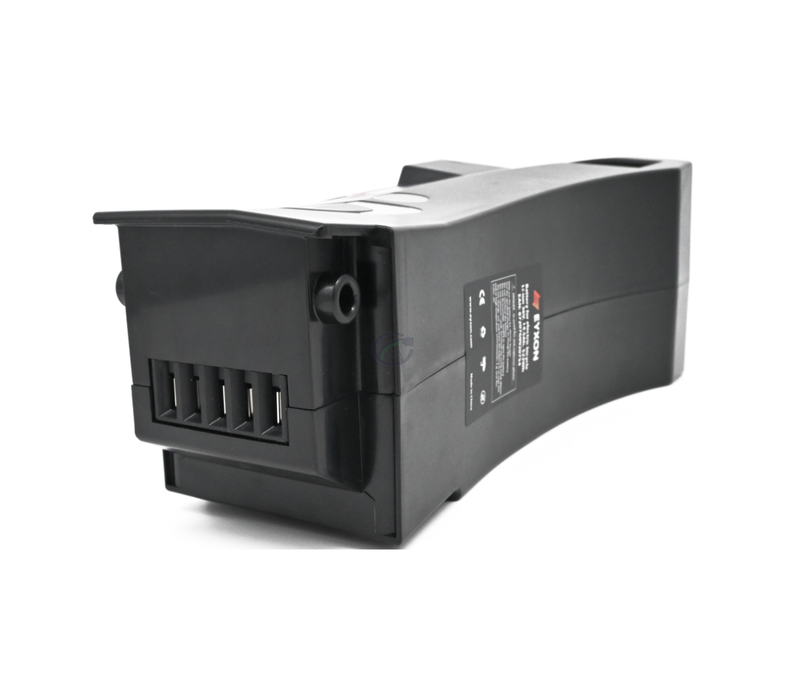 Afbeelding van de Impulse 36V 14.5Ah Compatible accu geproduceerd door EYXON. De afbeelding is vanuit een schuine hoek genomen waardoor de fietsaansluiting zichtbaar is.