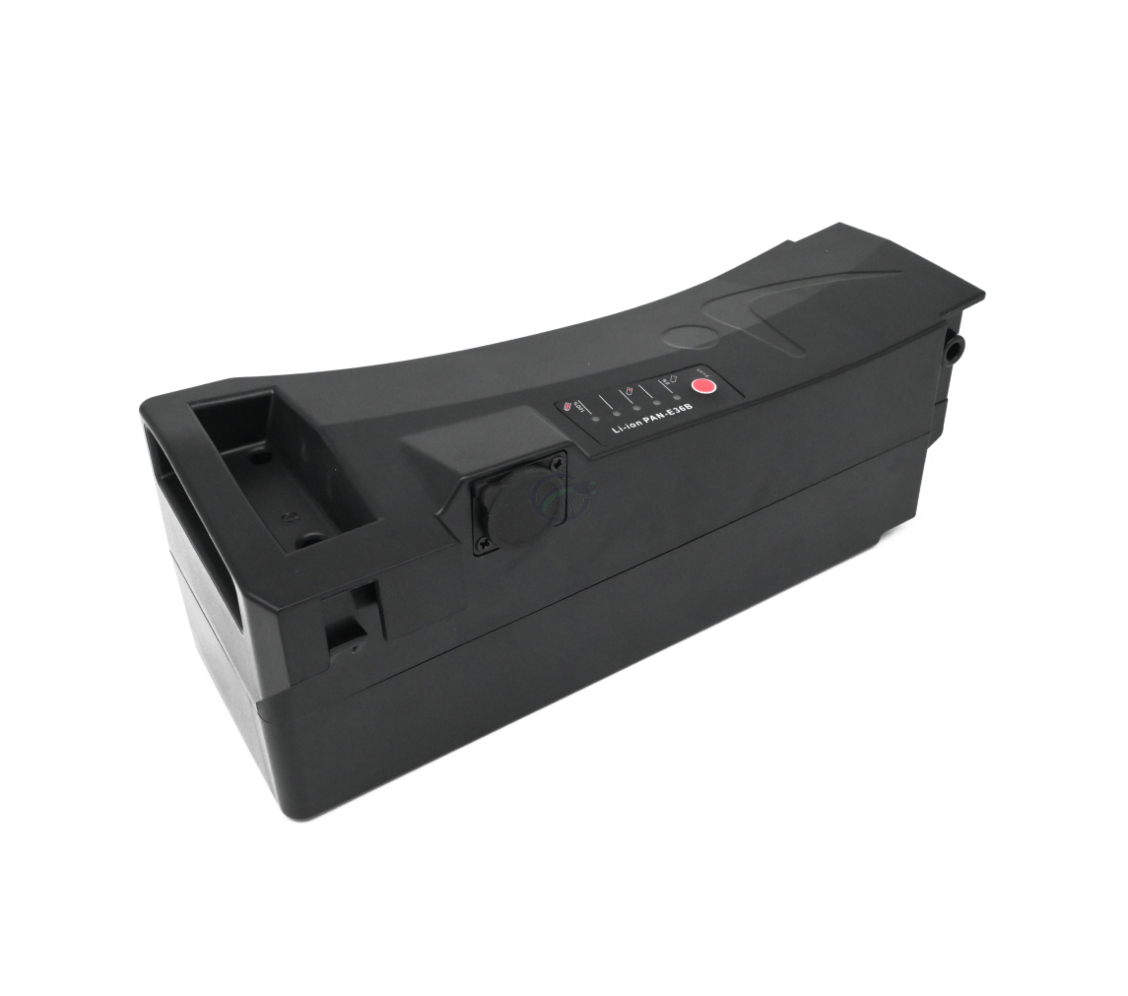 Impulse 36V 14.5Ah Compatible accu geproduceerd door EYXON vanuit een schuine hoek. Het handvat, de bovenkant en de zijkant van de accu zijn zichtbaar.