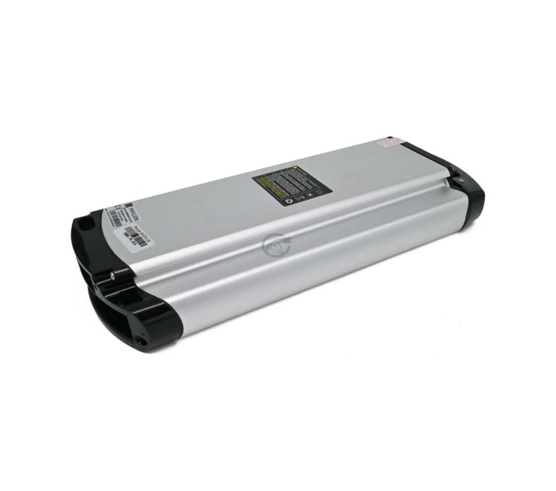 Onderaanzicht van de Phylion XH370-13J Wall-E 37V 14Ah (2-polig). De foto van deze Phylion accu is vanuit een driekwart hoek genomen, waardoor de onderkant en de zijkant van de accu zichtbaar zijn.