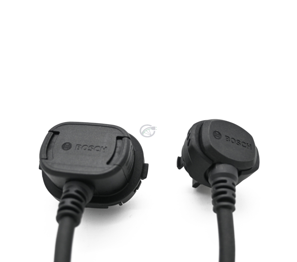 Close-up foto van de aansluitingen van de Bosch PowerMore 250 Range Extender 150 mm kabel