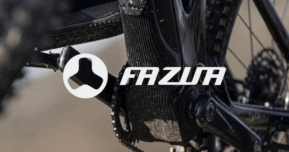 Fazua logo met op de achtergrond de onderzijde van een elektrische fiets