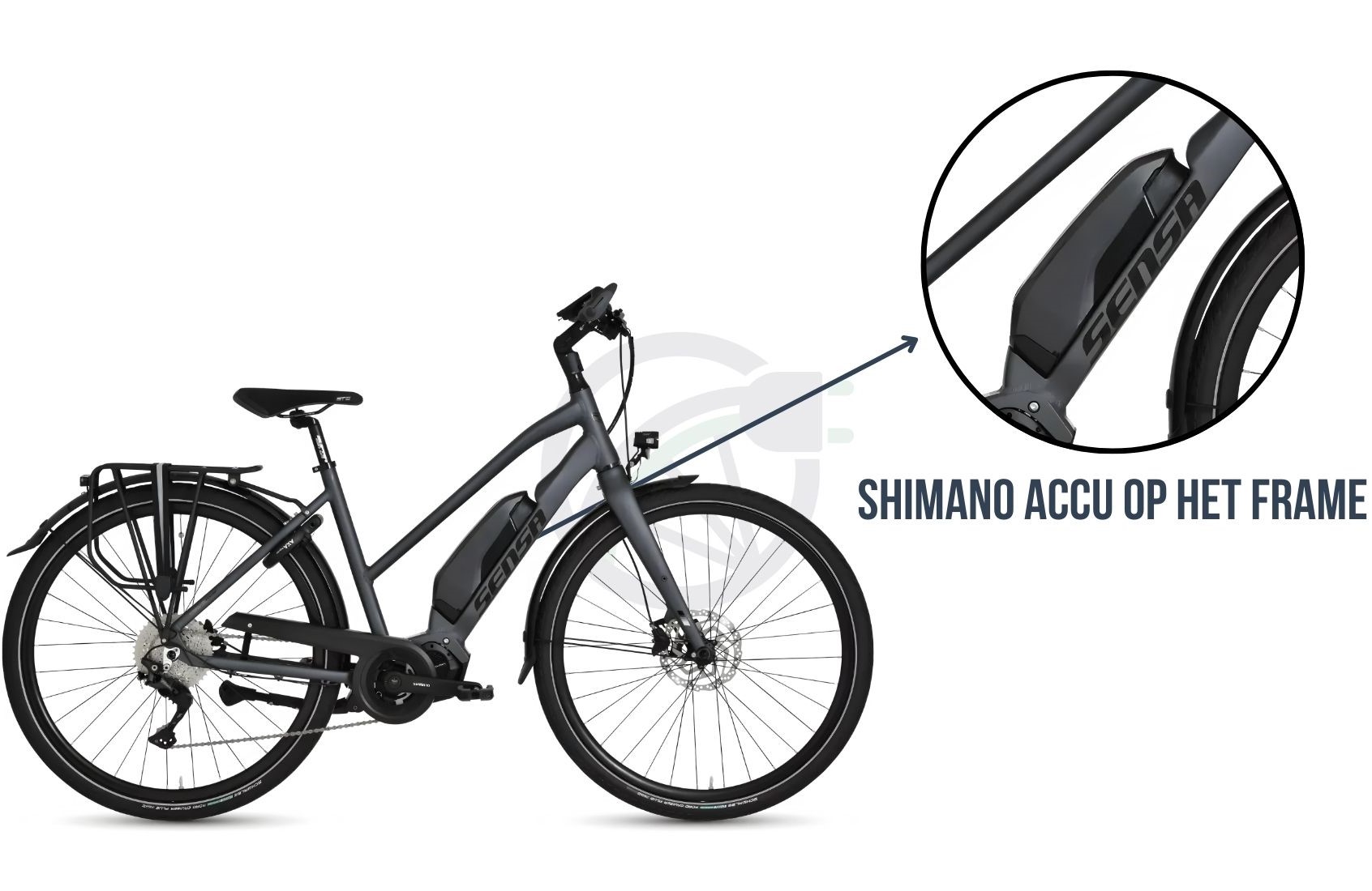 Fiets met uitgelicht waar op de fiets, de accu geplaatst dient te worden (in dit geval op het frame). Daarnaast is er beschreven welke Shimano accu er op deze fiets geplaatst kan worden.